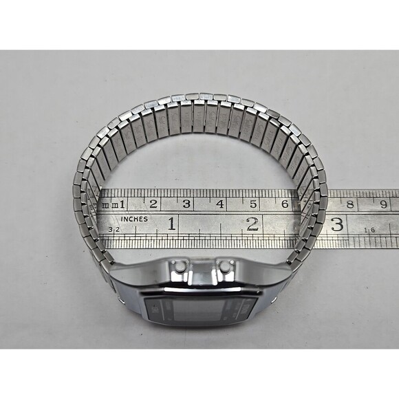 Timex Classic Digital Watch Indiglo 34mm WR30M Speidel Expansion New Battery - Picture 11 of 12